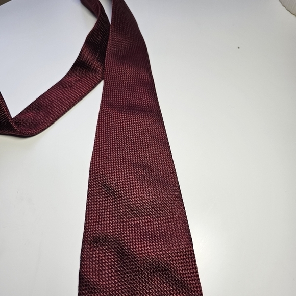 Daniel Cremieux- 100% Silk- Made in France- reddish maroon- formal - Picture 5 of 8